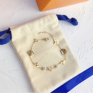 Fashion Style Bracelets Women Bangle Wristband Cuff Designer Gift Bracelet